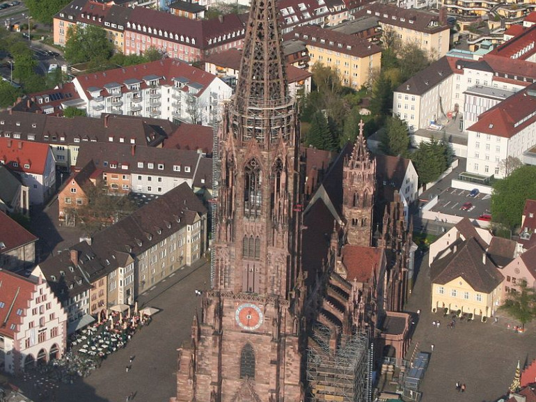 Der Kirchturm des Münster 