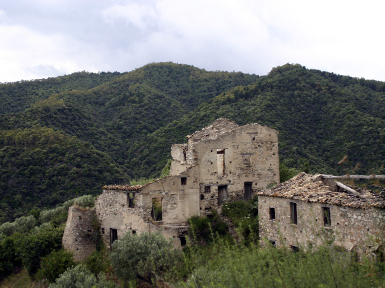 Marcaglione village