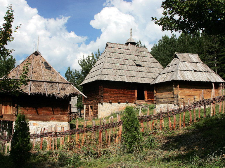 The village of Sirogojno and its characteristic houses