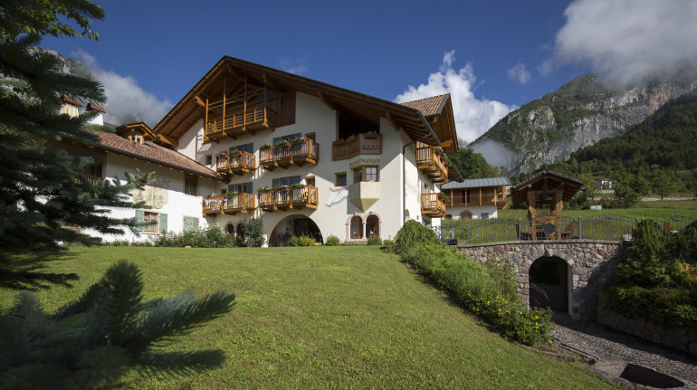 Garni Lilly Green Bed Breakfast In San Lorenzo Dorsino Trento Trentino South Tyrol It