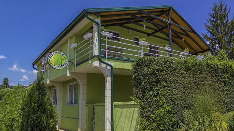 Green House studio apartments - Green Apartment in Vrdnik ...