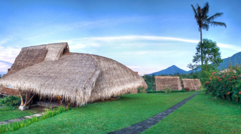 Desa Atas Awan - Green Hotel in Baturiti, Tabanan Regency ...