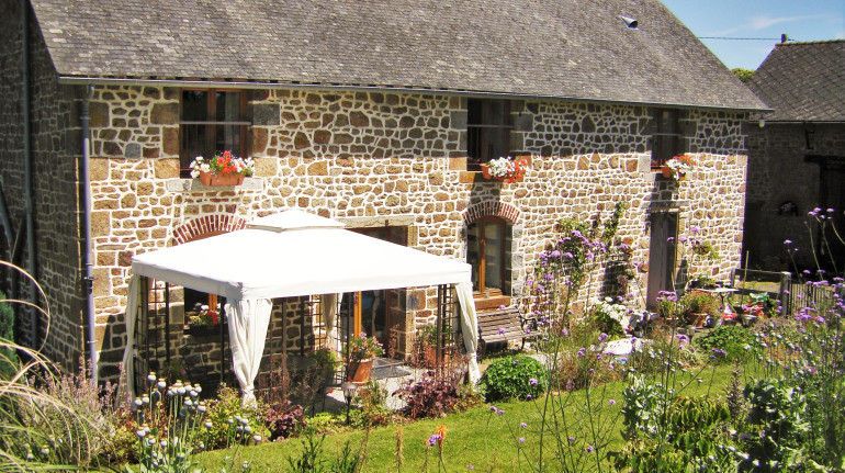 La Cloue B B Chambre D Hote Green Bed Breakfast In Lassay Les