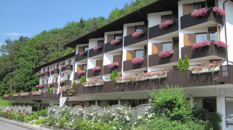 Comano Cattoni Holiday Green Hotel In Comano Terme Tn Trentino Alto Adige It